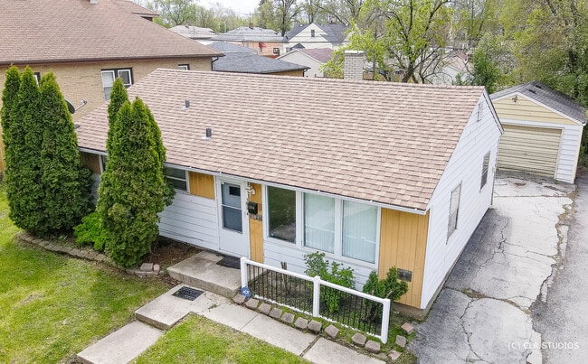 Building Photo - 394 W 15th St