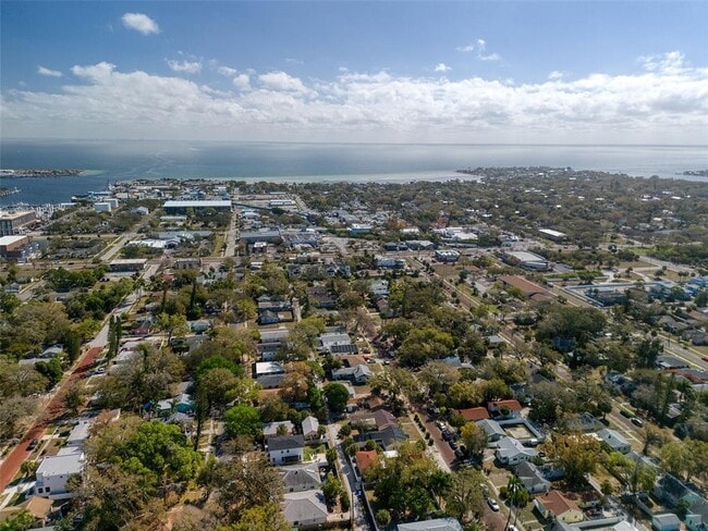 Building Photo - 675 16th Ave S