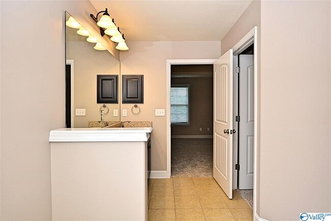 Building Photo - 106 Forest Glade Dr