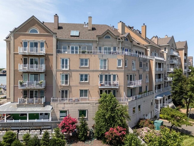 Building Photo - 207 Shearwater Ct W