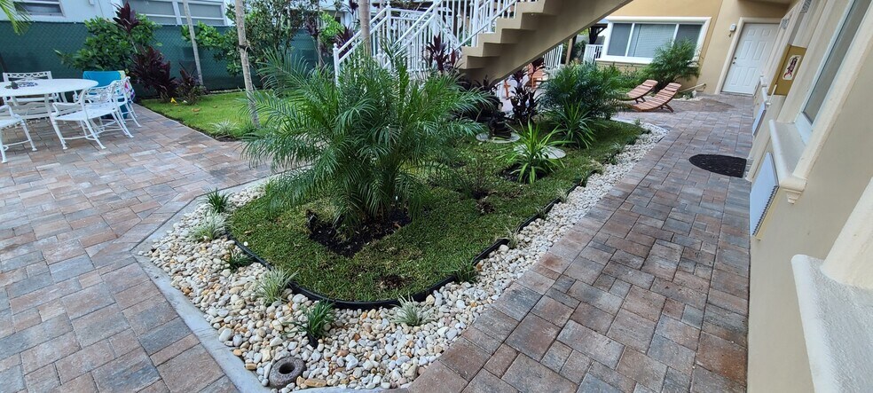 Building Photo - 925 Intracoastal Dr
