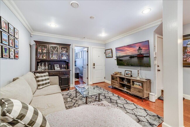 Building Photo - 403 Adams St