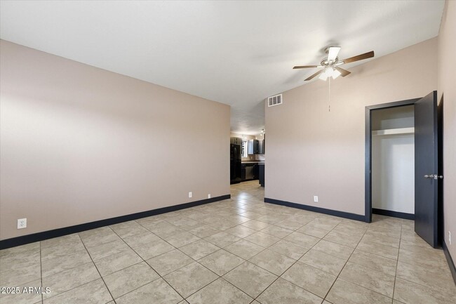 Building Photo - 1102 N April Cir