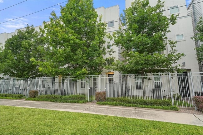Building Photo - 3141 Leeland St