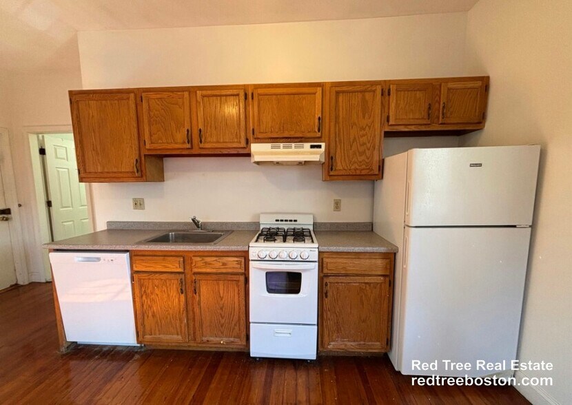 Building Photo - 163 Strathmore Rd