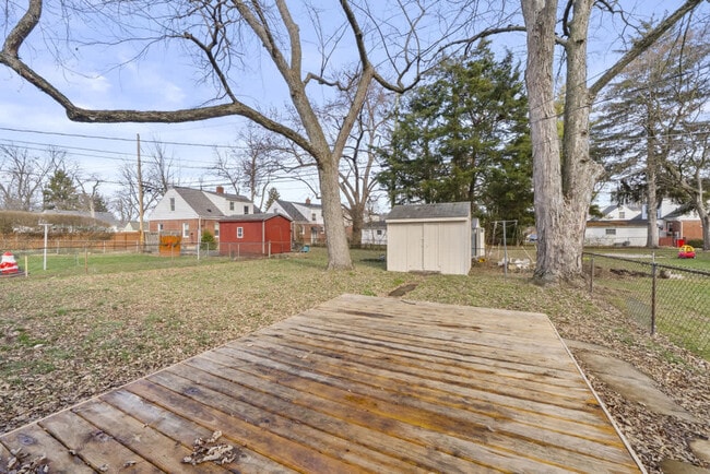 Building Photo - 1710 Hess Blvd