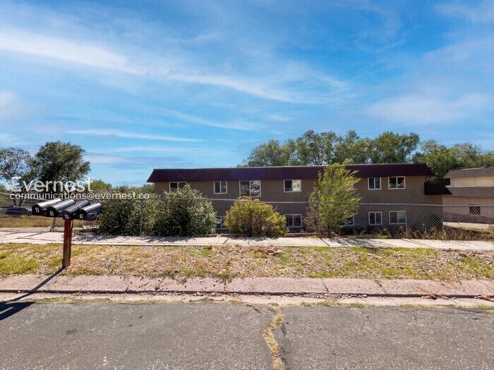 Building Photo - 1075 Magnolia St