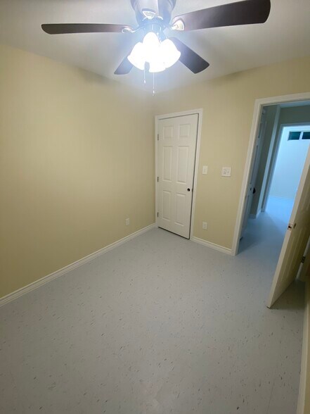 Guest bedroom - 188 Duck Pond Rd