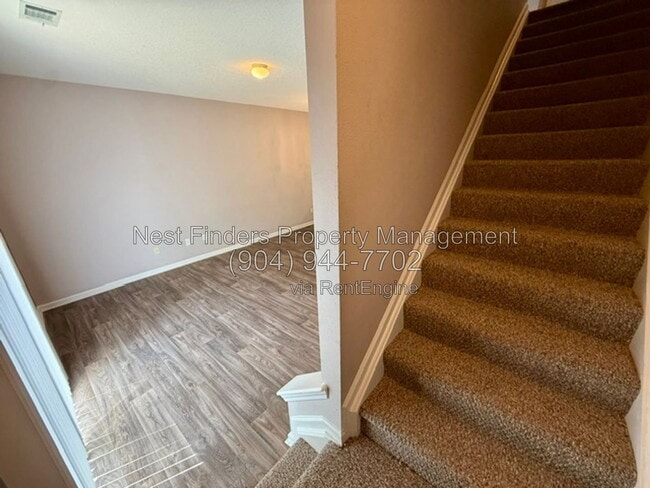 Building Photo - 518 Scrub Jay Dr