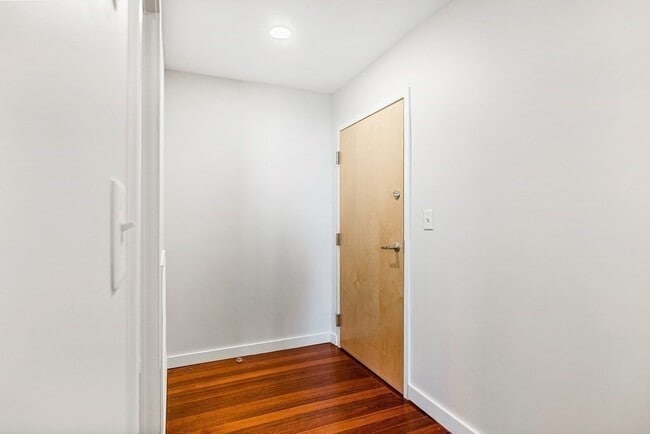 Building Photo - 51 Bow St