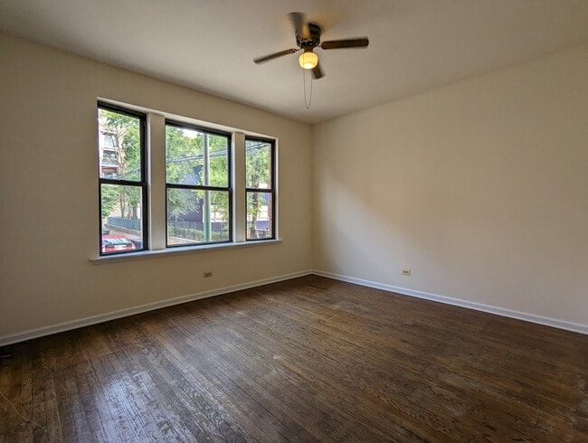 Building Photo - 3145 W Medill Ave