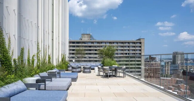 Building Photo - 212 Stuart St