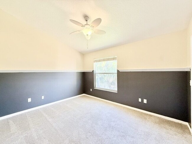 Building Photo - 13706 Forest Lake Dr