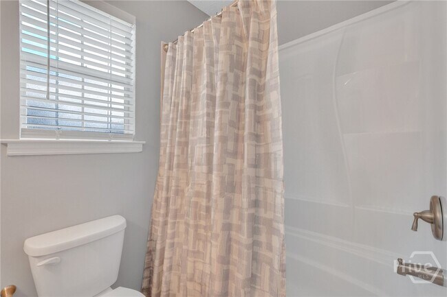 Building Photo - 11 Ropemaker Ct