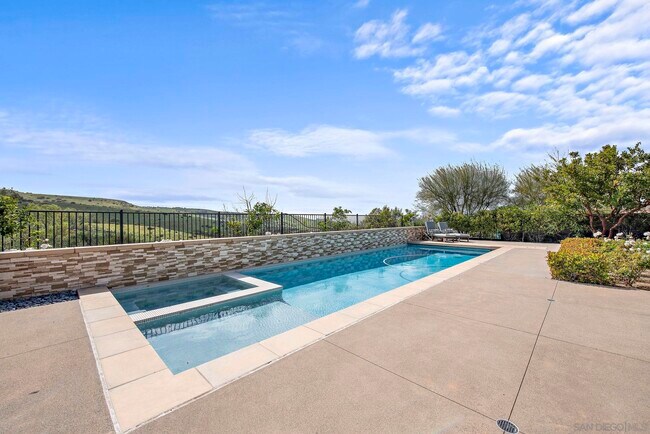 Building Photo - 14748 Valle Del Sur Ct