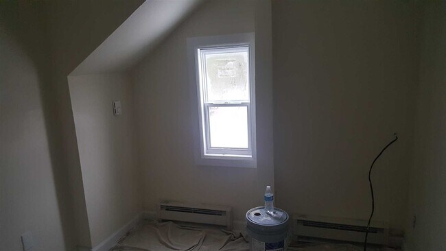 Building Photo - 2 Kent Rd