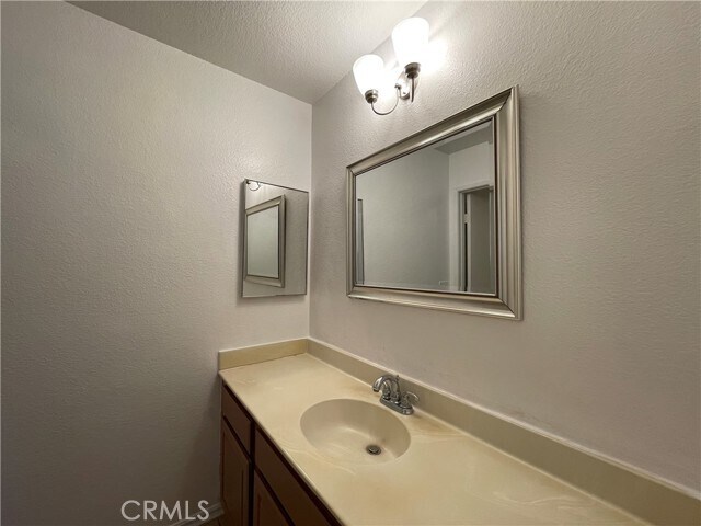 Building Photo - 16615 Windcrest Dr