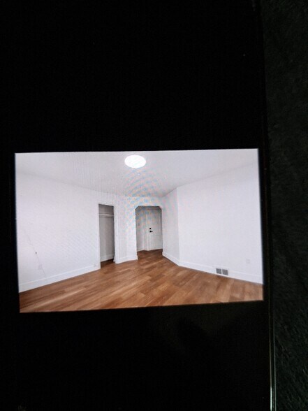 Building Photo - 37 Williams St