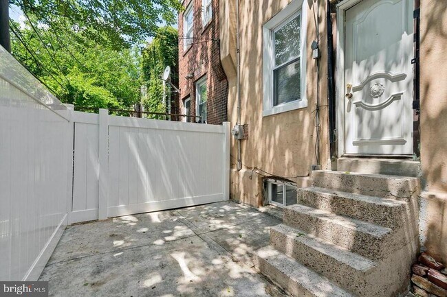 Building Photo - 2020 S Cecil St