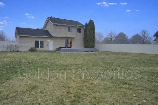 Building Photo - 7665 N Courcelles Pkwy