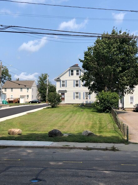 Building Photo - 29 Pierce St