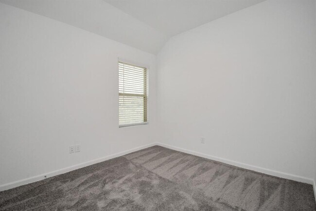 Building Photo - 15859 Kinlough Dr