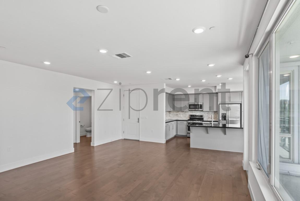 Building Photo - Unit 20
