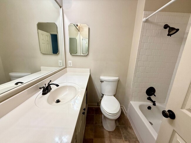 Building Photo - 3/2 Available for Rent in Madison!