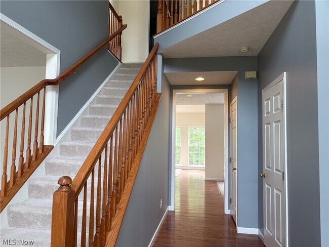 Building Photo - 4582 Devereux Drive