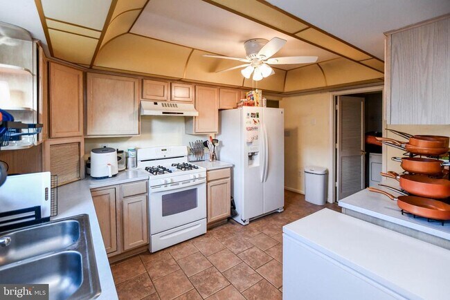 Building Photo - 5318 Halibut Pl