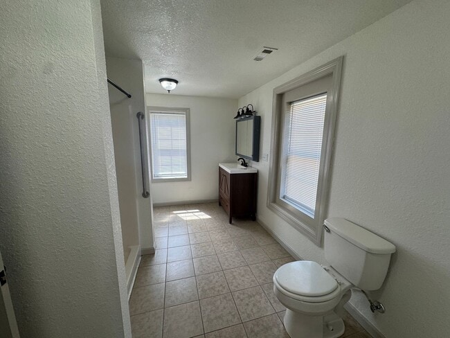 Building Photo - Charming 2BR Country Home on Nearly 1 Acre in Telford | Spacious Layout