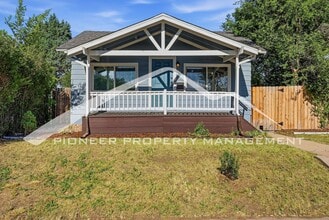Building Photo - Spacious Home with 2 Kitchens and Central AC