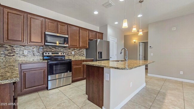 Building Photo - 23832 W Magnolia Dr