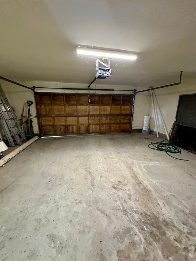 Building Photo - 99-7733 Uluhe Pl