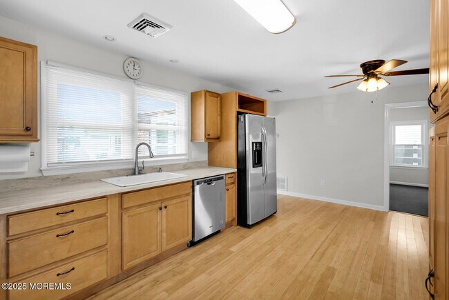Building Photo - 663 Monmouth Ave