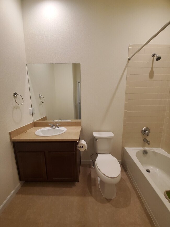 Building Photo - 6015 Medlar Pl