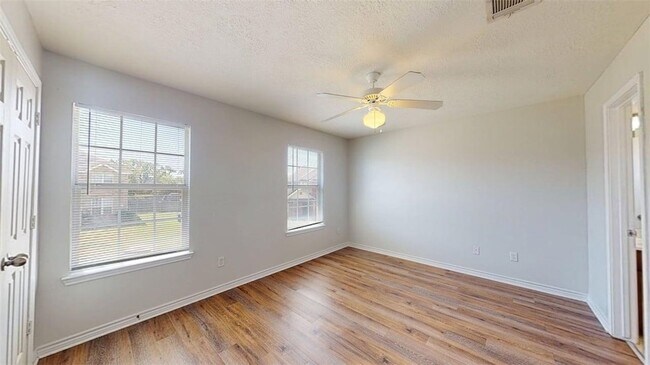 Building Photo - 4131 McFarland Dr