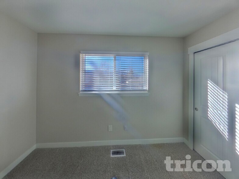 Building Photo - 258 Vehr Dr