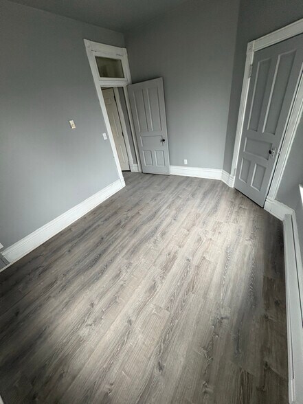 Building Photo - 603 Albion Ave