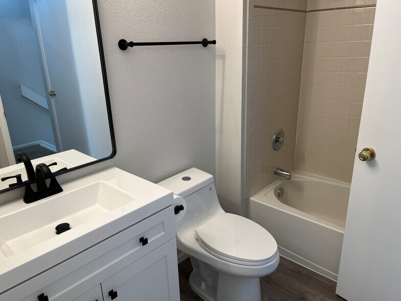 UPDATED 10/25 - 9688 Harris Cir