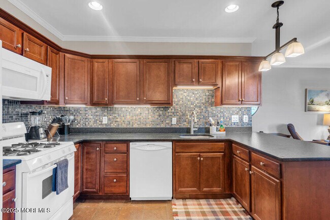 Building Photo - 500 Deal Lake Dr