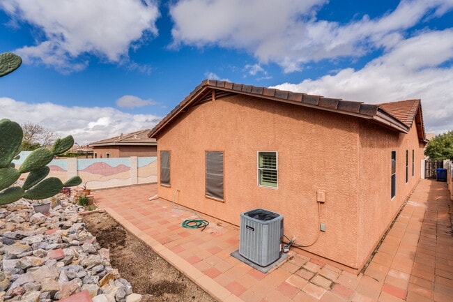 Building Photo - 10252 E Wasp Spring Dr