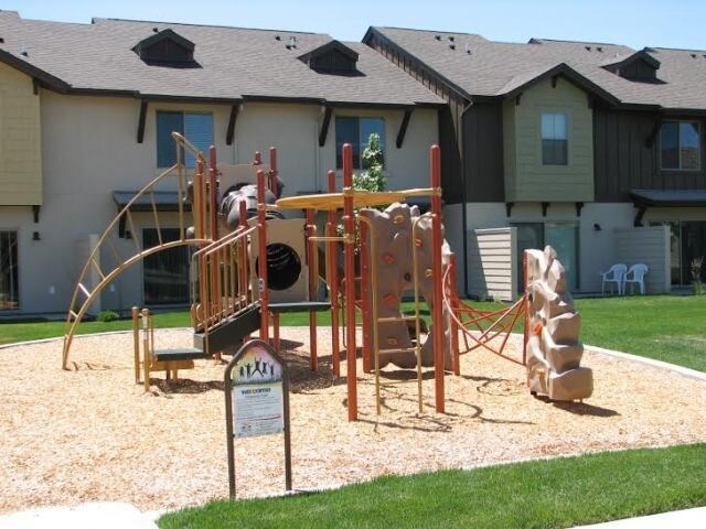 Building Photo - 1576 W Deer Crest St