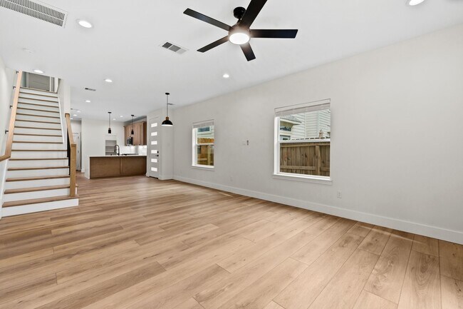 Building Photo - 8023 Easter St