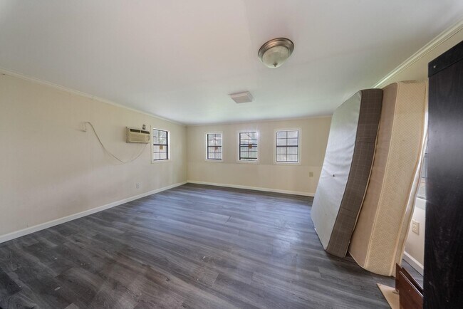 Building Photo - 15738 Tammany Ln