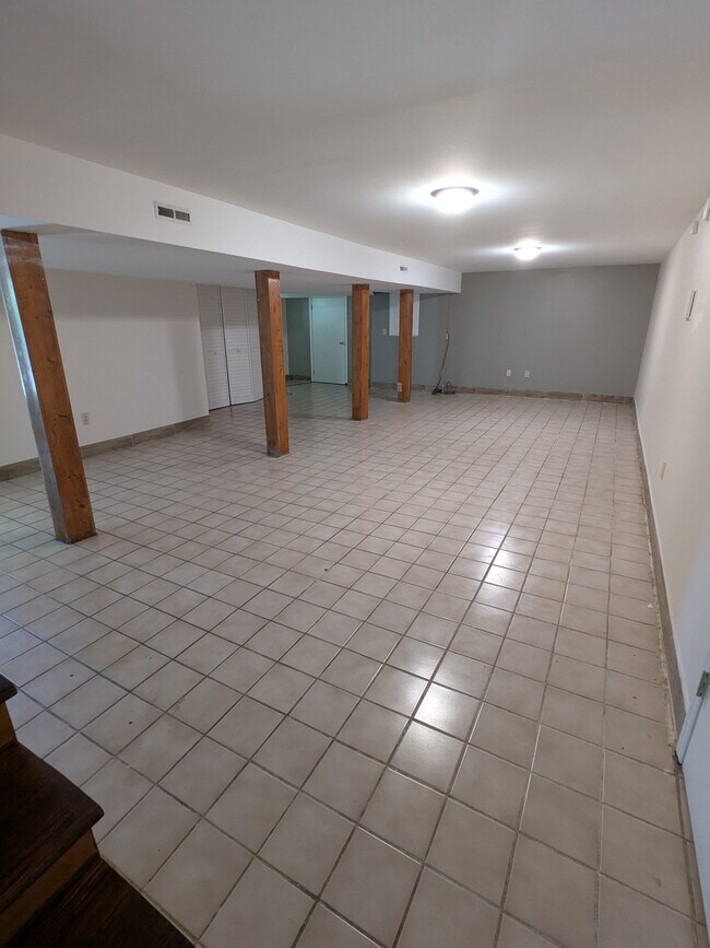 Building Photo - 3321 Mimosa Dr