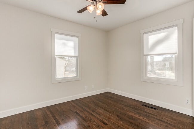 Building Photo - 4732 W 61st Terrace