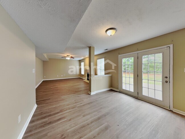 Building Photo - 7924 Valley Trace Ln