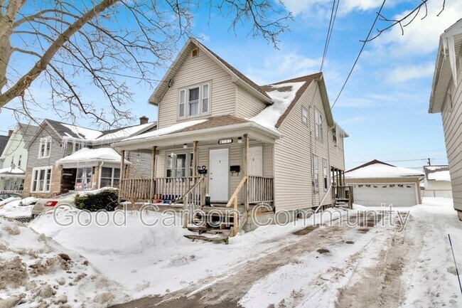 Building Photo - 101 Miller St