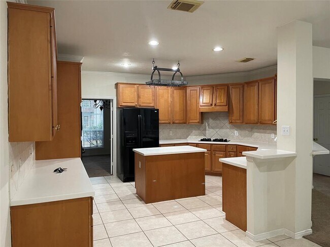 Building Photo - 9410 Creek Vine Dr